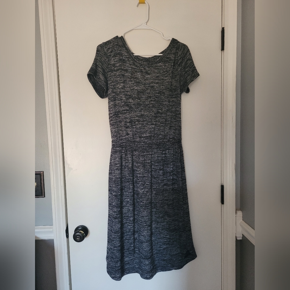 ✨3/$15✨Midi short sleeve dress